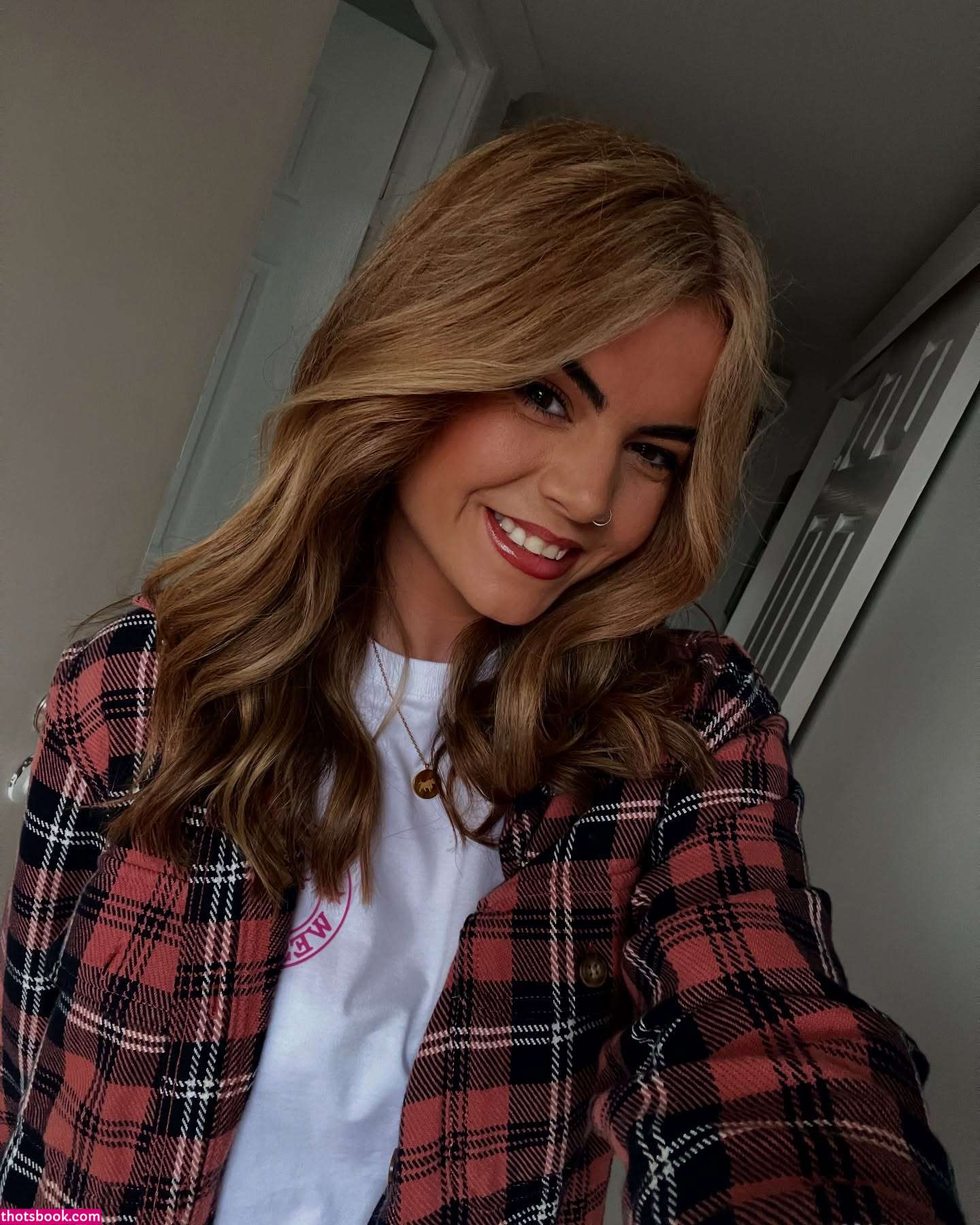 emajanewhite Photo #8