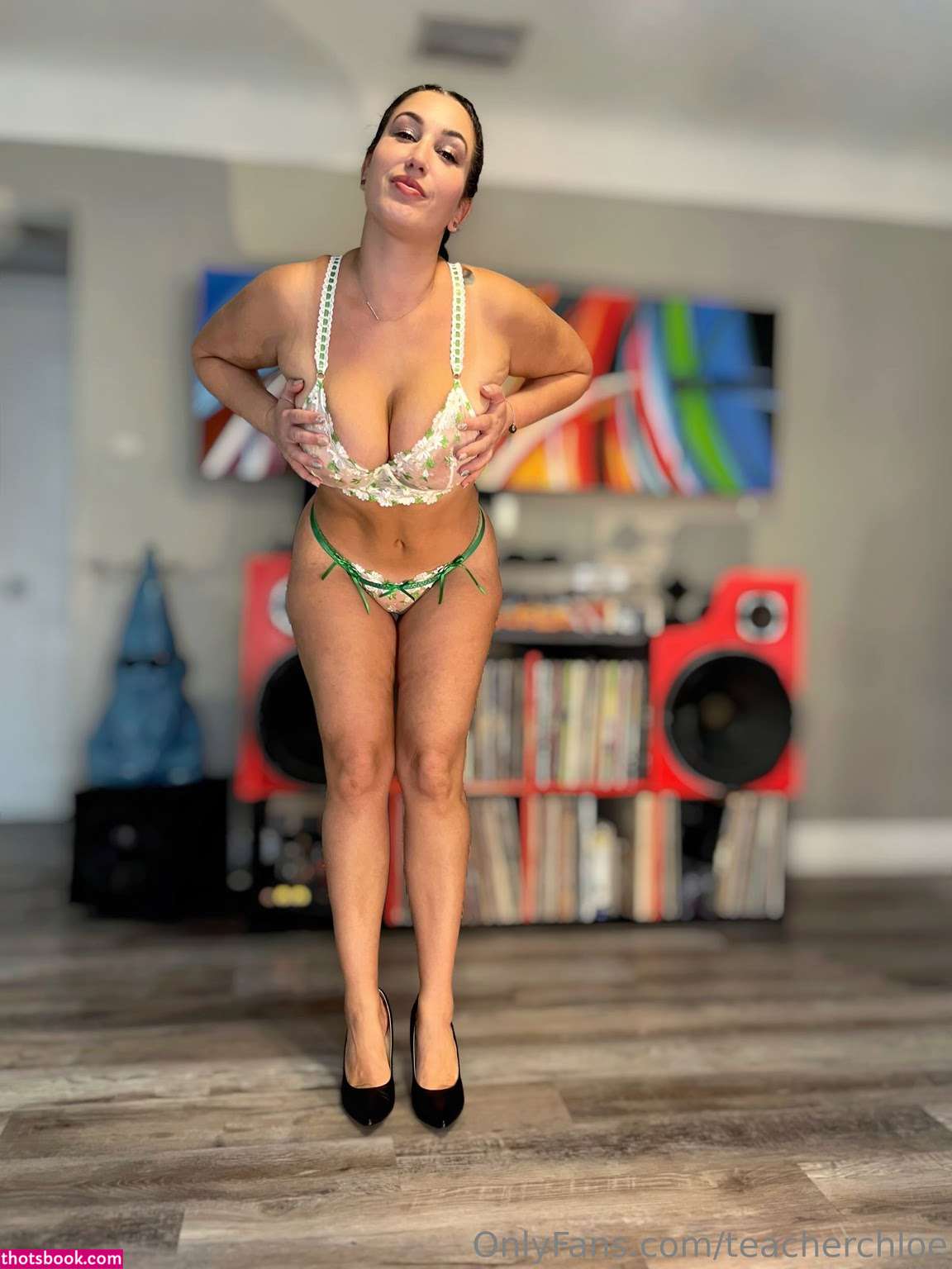 Teacher Chloe Photo #19