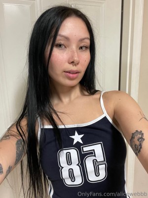 alicewebbb Photo #23