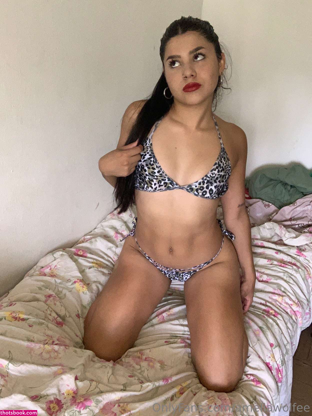 ameliawolfee Photo #19