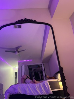 axellevanessa Photo #6