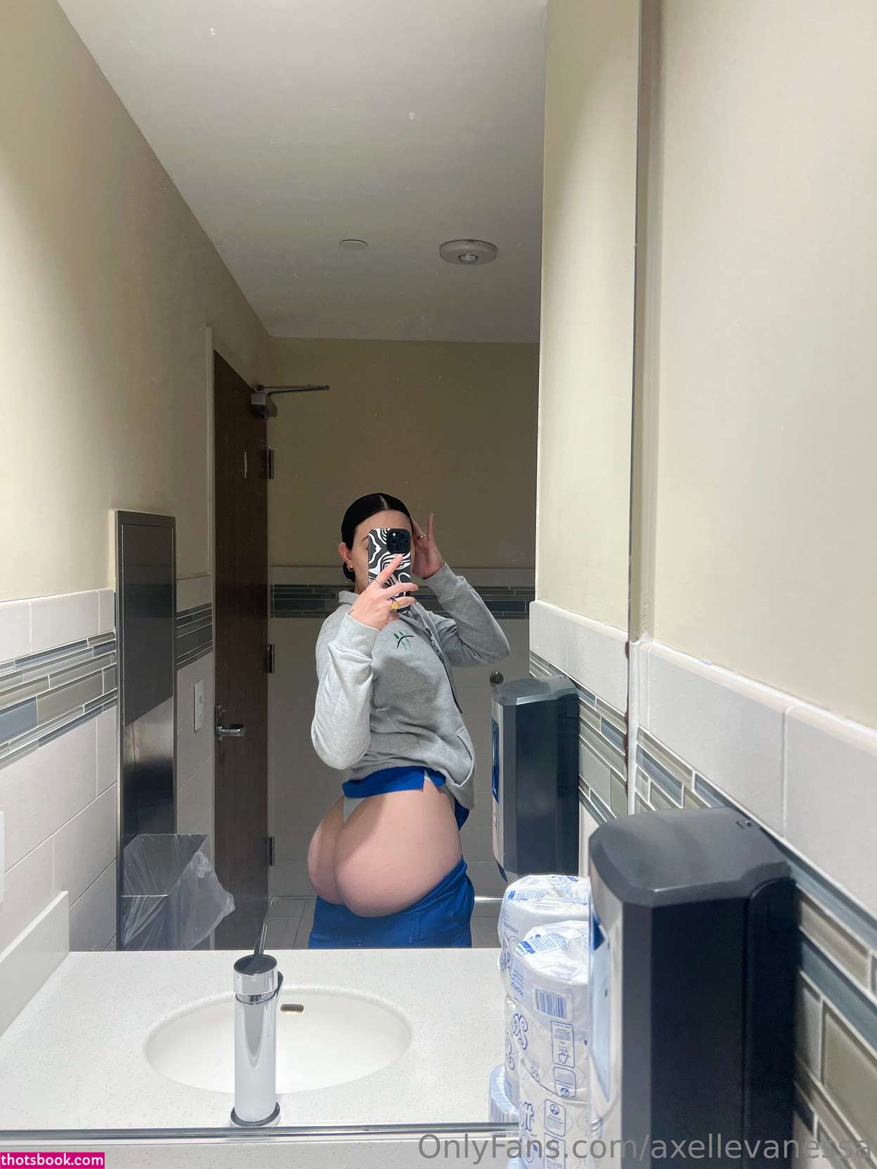 axellevanessa Photo #12