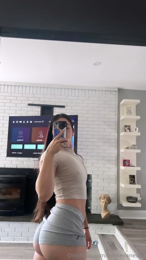 axellevanessa Photo #16