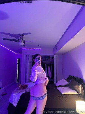 axellevanessa Photo #18