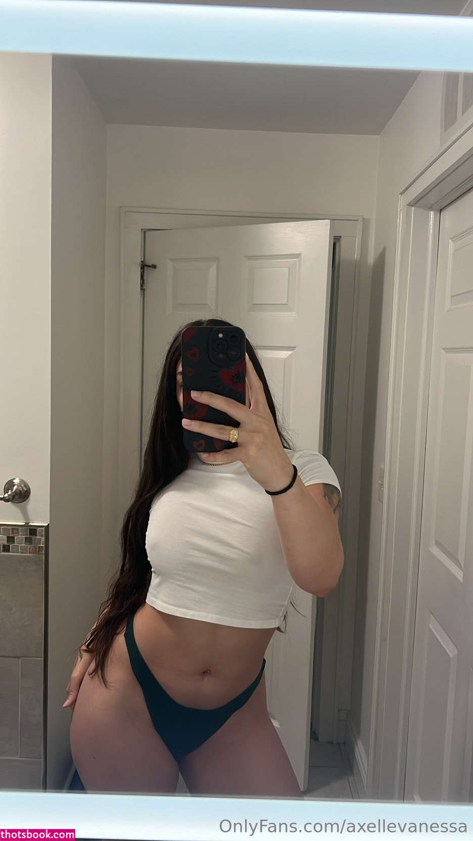 axellevanessa Photo #26