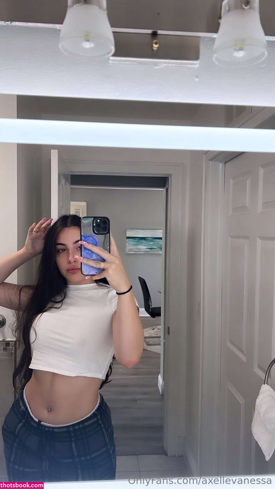 axellevanessa Photo #33
