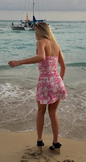 Caroline Ambrose Photo #13