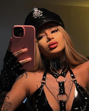 Xoxo Babeval Photo #11