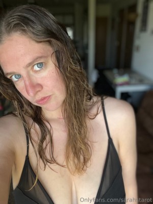 sarahstarot Photo #4