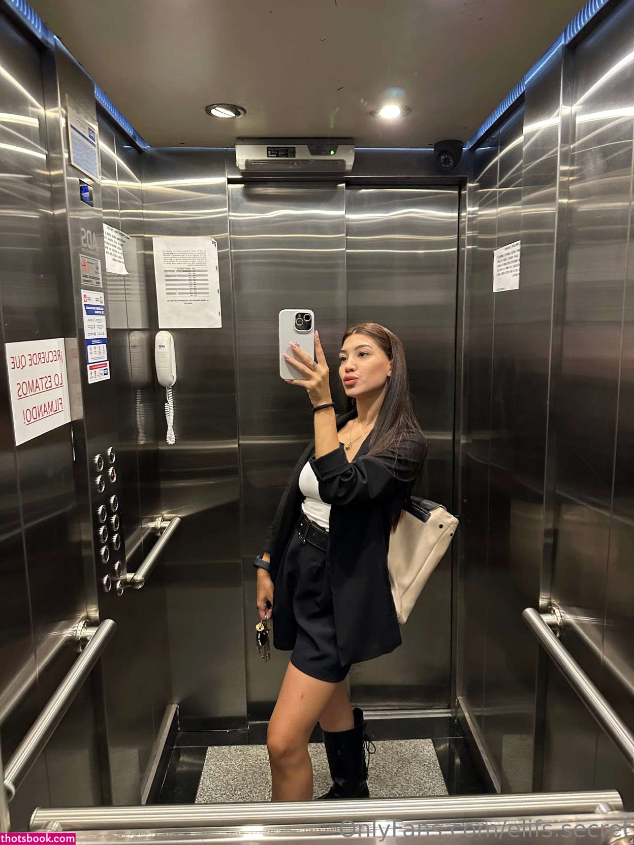 Ellie Secret Photo #26