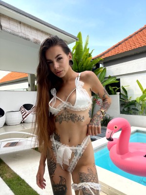 Kendra Lane Photo #13