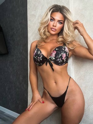 Lady Emily Photo #10