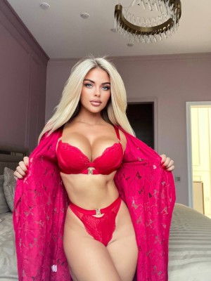 Lady Emily Photo #19