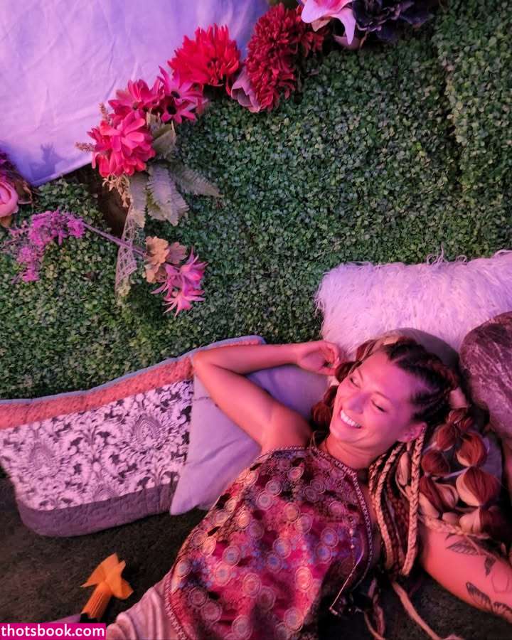 Lucyslounge Photo #14