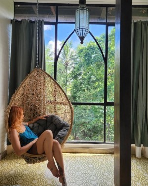 Lucyslounge Photo #12