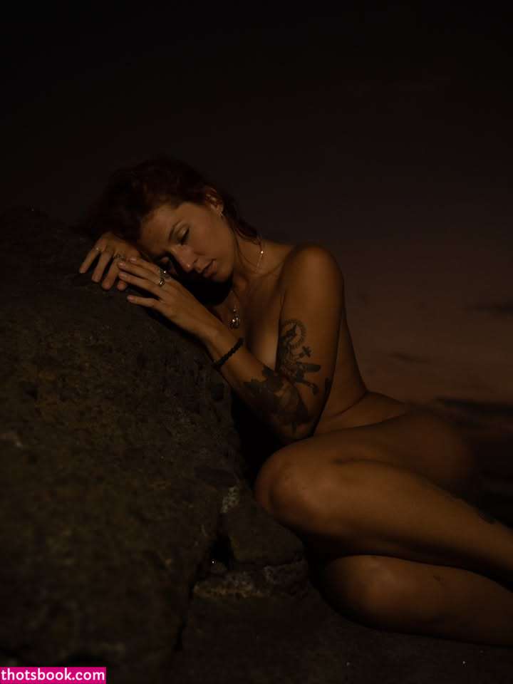 Lucyslounge Photo #22