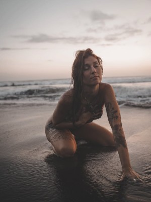 Lucyslounge Photo #20