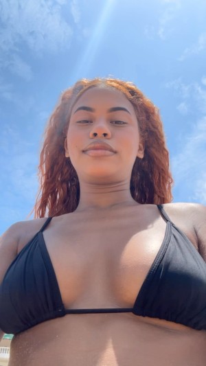 Manayra Santos Photo #19