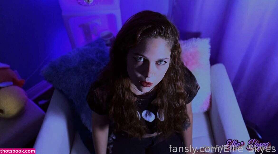 Ellie Skyes Photo #36