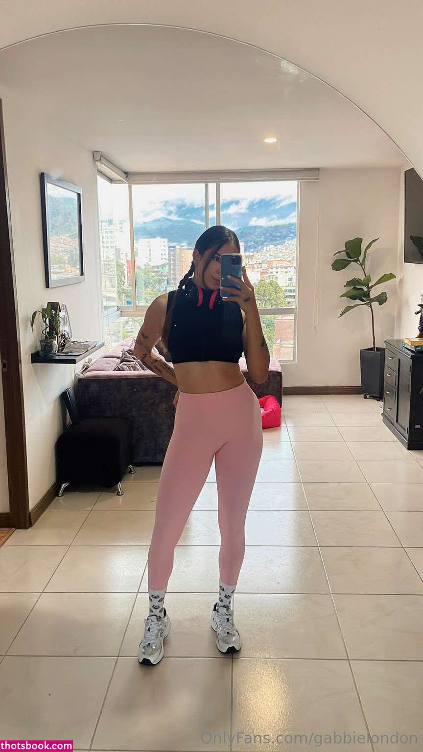 gabbielondon Photo #7