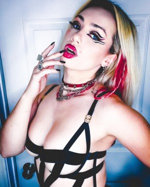 Skye Sweetnam Photo #11