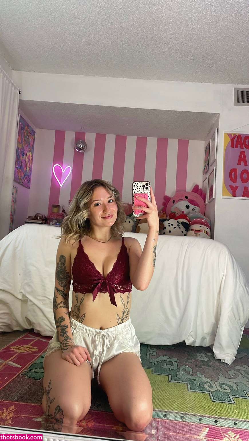 Abbbn0rmal Photo #20