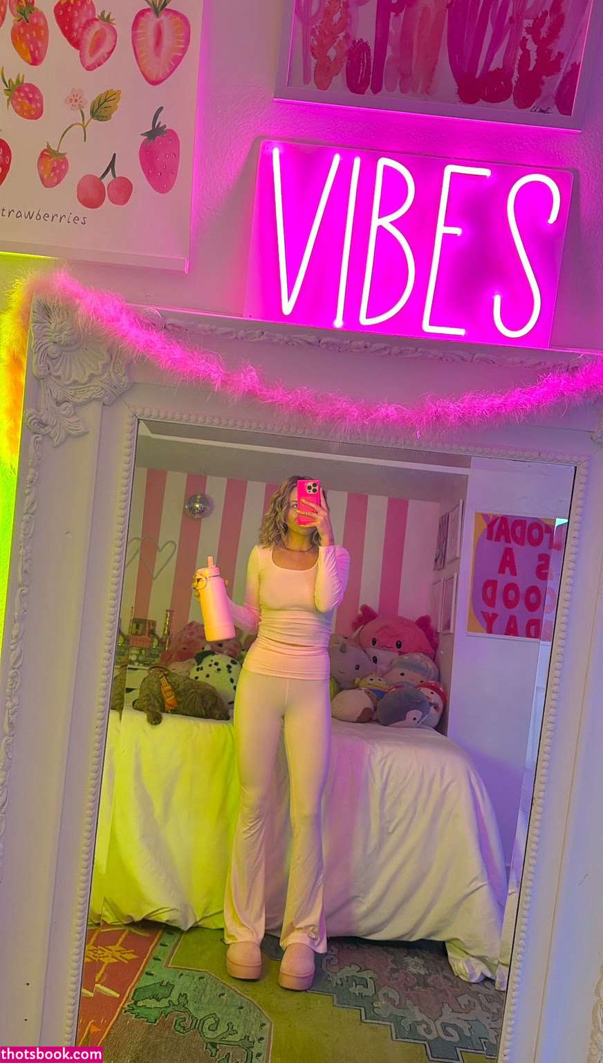 Abbbn0rmal Photo #21