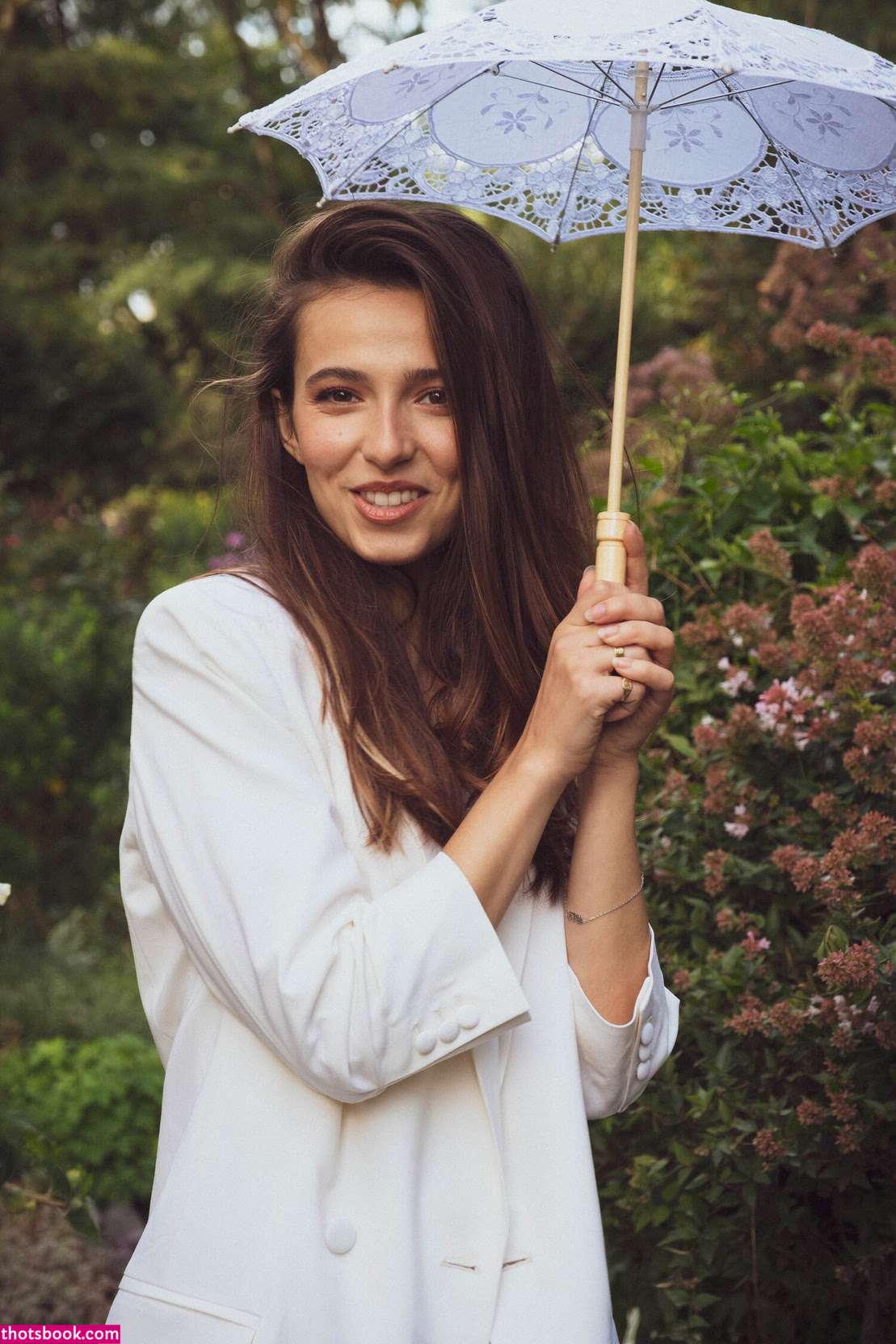 Anjelica Bette Fellini Photo #6