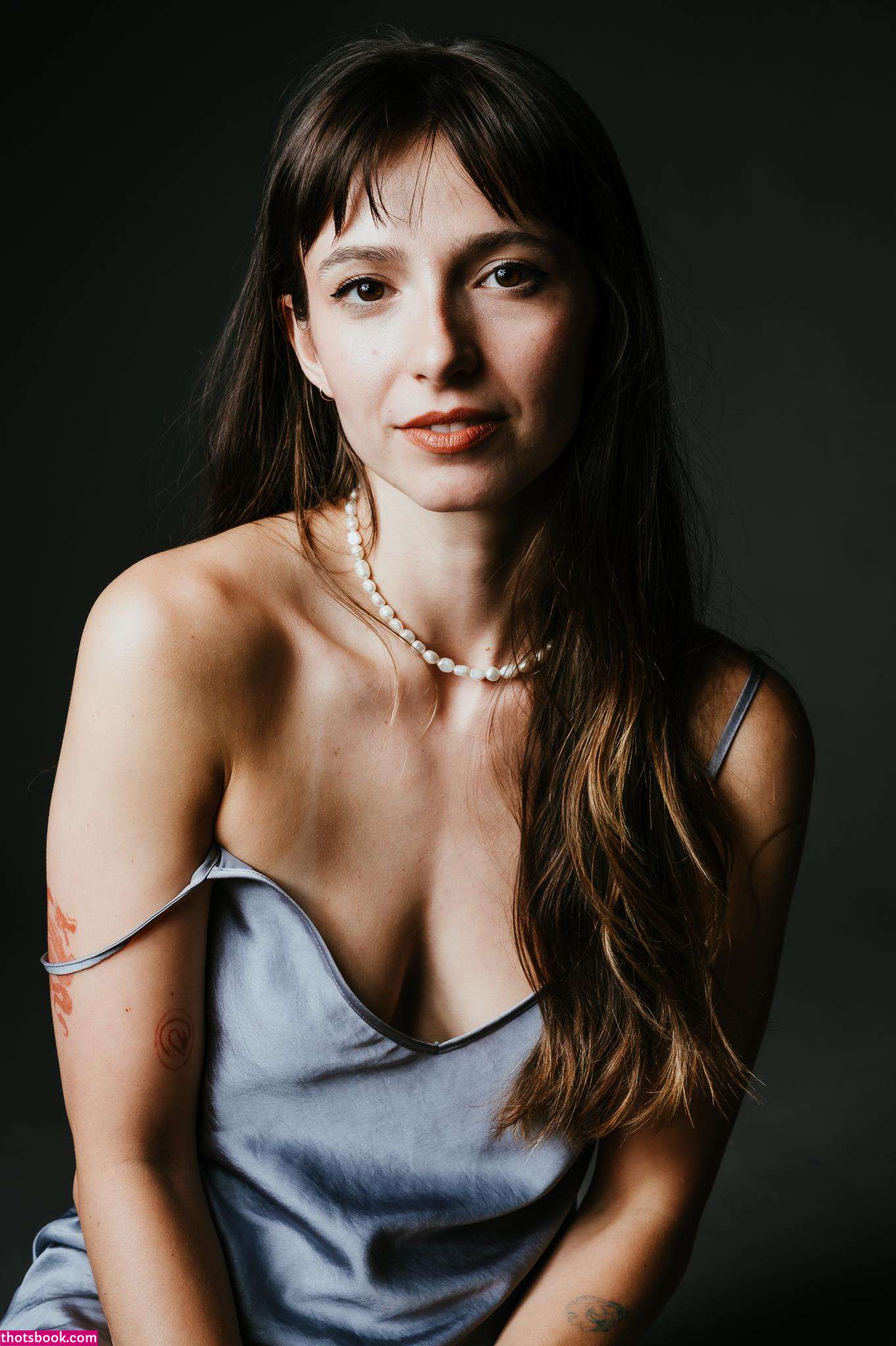 Anjelica Bette Fellini Photo #30