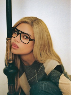 Ariana Greenblatt Photo #18