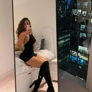 Carla Alison Photo #5