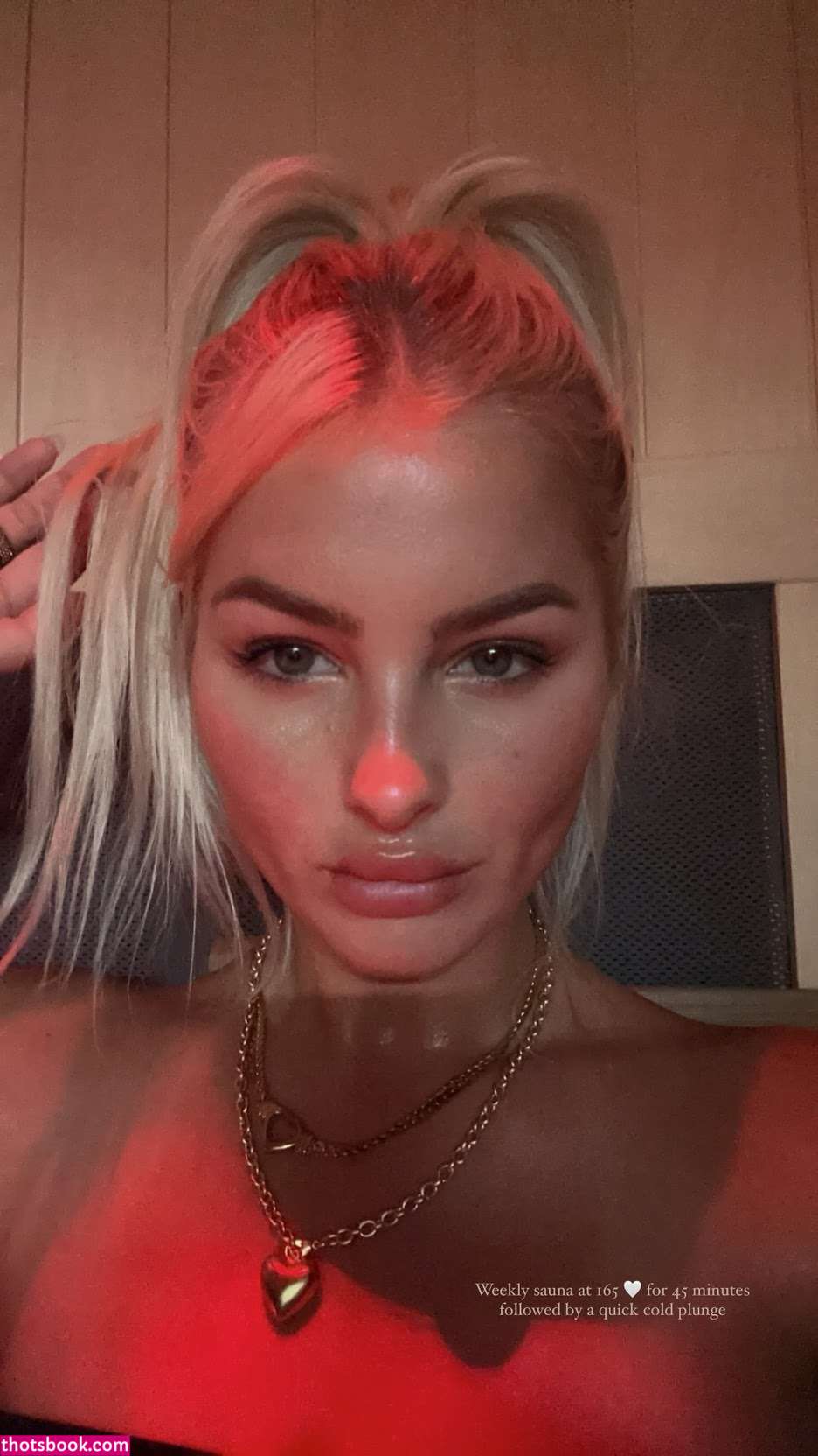 Caroline Weeks Photo #12