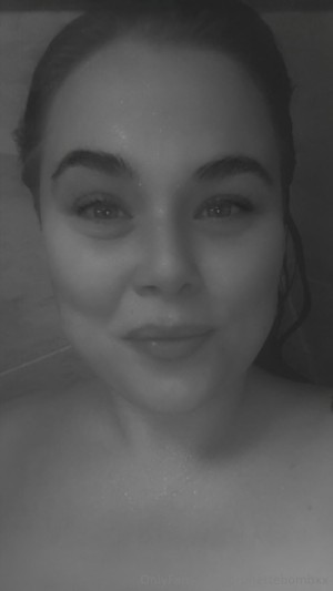 brunettebombxx Photo #5