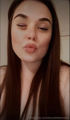 brunettebombxx Photo #36