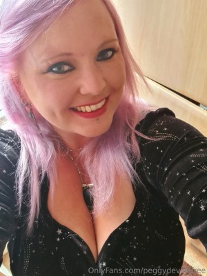 misspeggydeville Photo #28