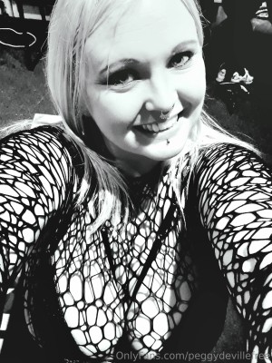 misspeggydeville Photo #33