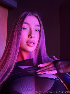 mollymeeeow Photo #14