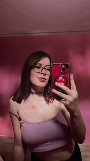 Helenaphrodite Photo #12