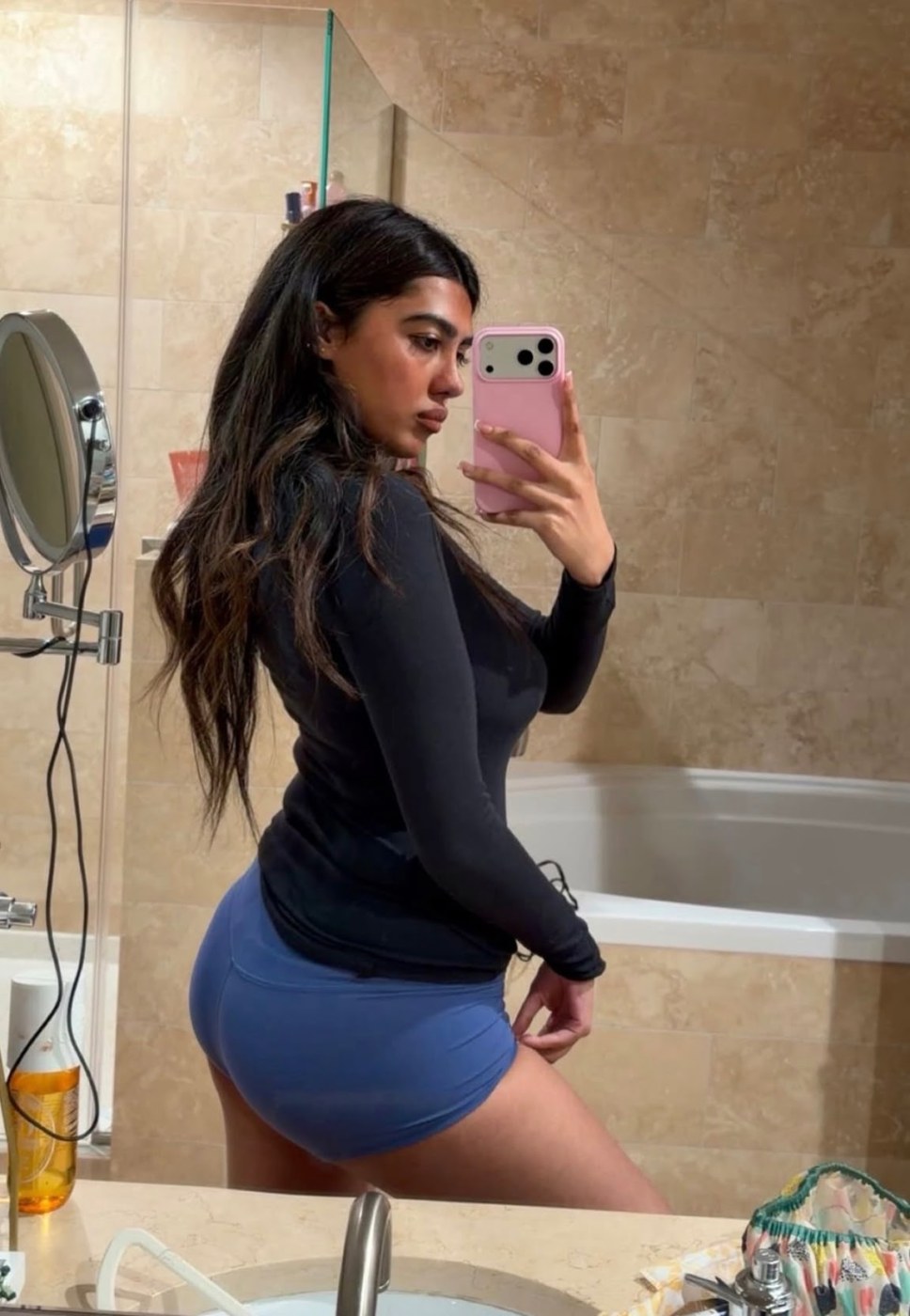 Sunya Siddiqui Photo #31
