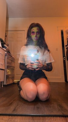 Soggyalien22 Photo #230