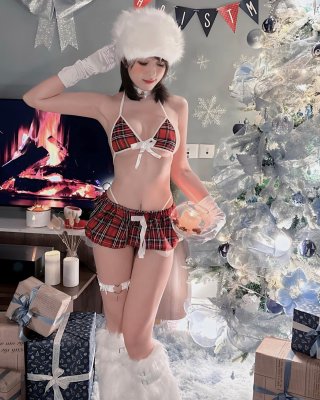 Hà Kim Photo #4