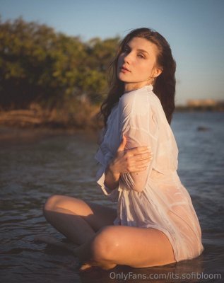its.sofibloom Photo #19