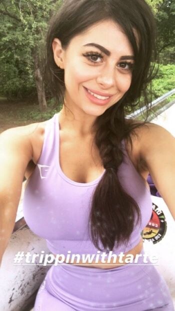 12 Pics Of Azzyland Hot & Sexy