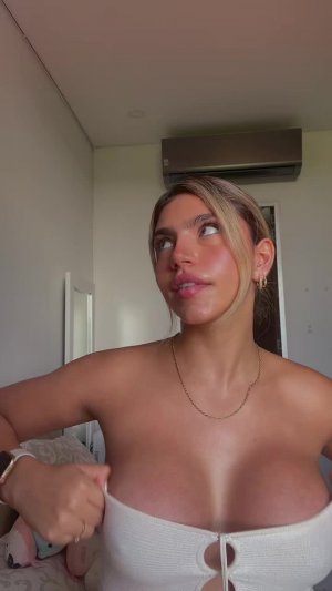 lauravanegas1 Photo #11