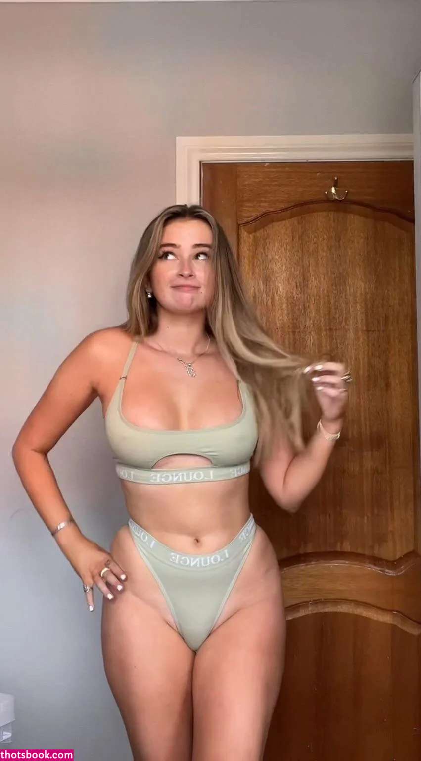 Tamzin Taber Photo #34