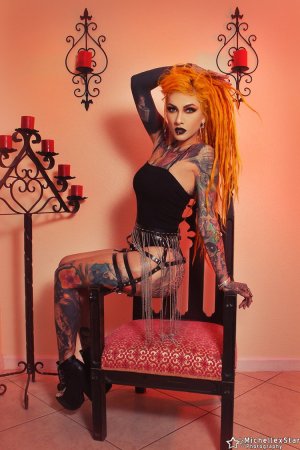 Lena Scissorhands Photo #7