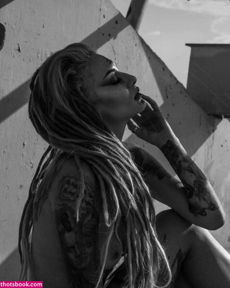 Lena Scissorhands Photo #10