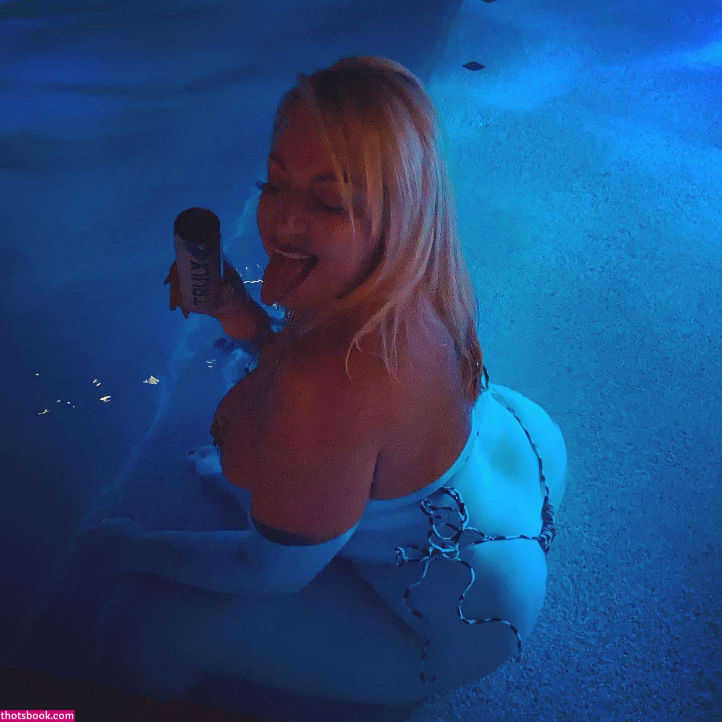 Rochaleona Photo #12