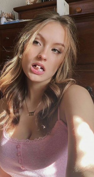 Mia Handley Photo #21