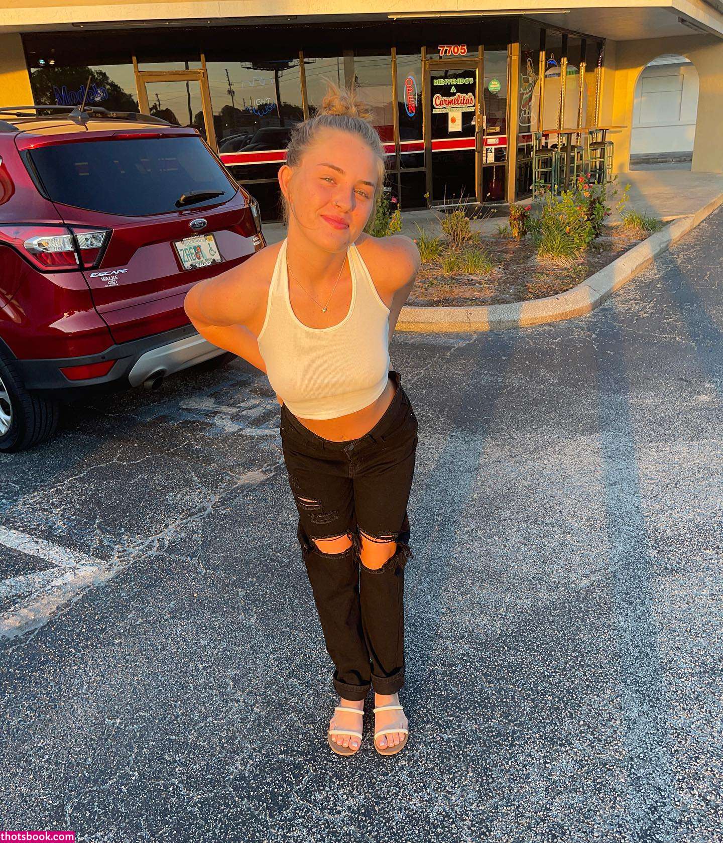 Riley Nipper Photo #7